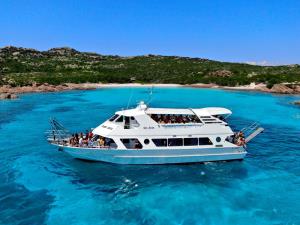 Linea delle Isole - Navetta Sea Star, Escursioni in Barca Isole dell'Arcipelago di La Maddalena